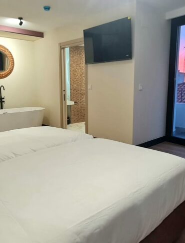 Suite Deluxe con bañera de hidromasaje